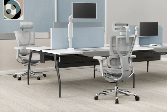 .Mirus Mesh Office Chair with Head Rest - Image 3