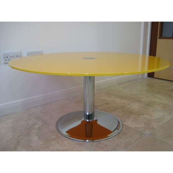 Global Knee breakout Coffee Table