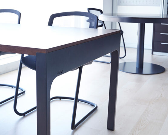 Lancewood Executive Office Desk - Image 4