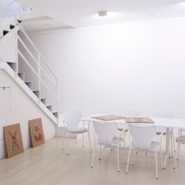 Carma Meeting Table