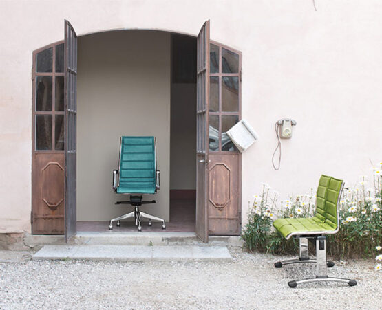 Comet Executive Swivel Office Chair