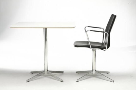 FOUR RESTING - Image 4