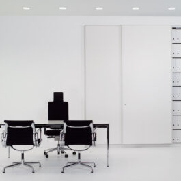 SLIDING DOOR SYSTEM