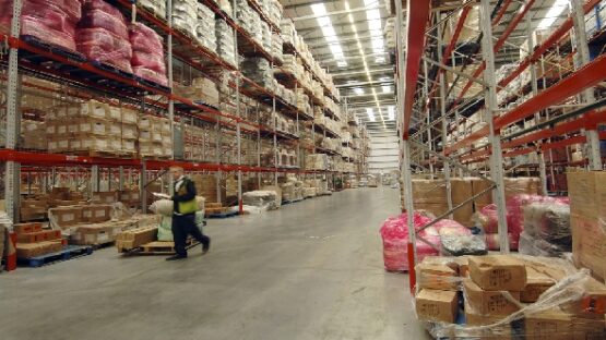 WIDE AISLE RACKING - Image 2