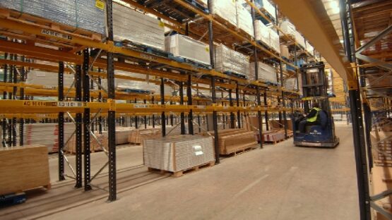 WIDE AISLE RACKING - Image 4