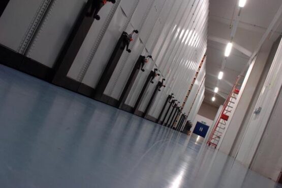HEAVY DUTY MOBILE SHELVING - Image 2