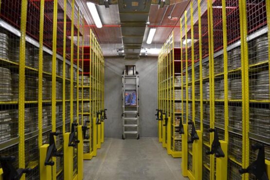 HEAVY DUTY MOBILE SHELVING - Image 4