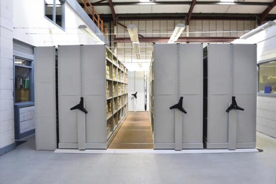 HEAVY DUTY MOBILE SHELVING - Image 5