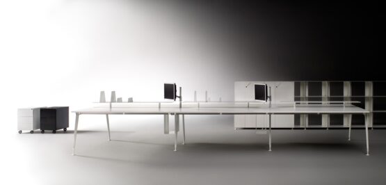 OXO Office Desk - Image 4