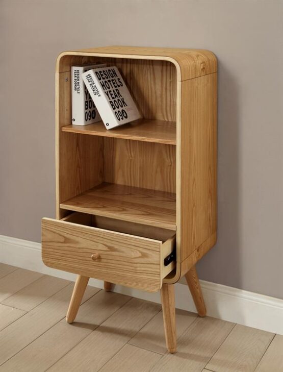 704 - Short Bookcase